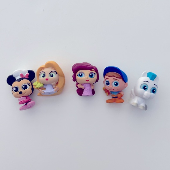 Disney Doorables and Mickey Key chain trinkets prizes park gift - Picture 2 of 4